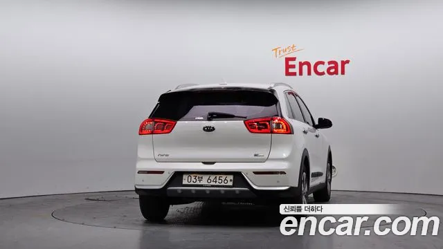 Kia Niro 2018 — фото 4