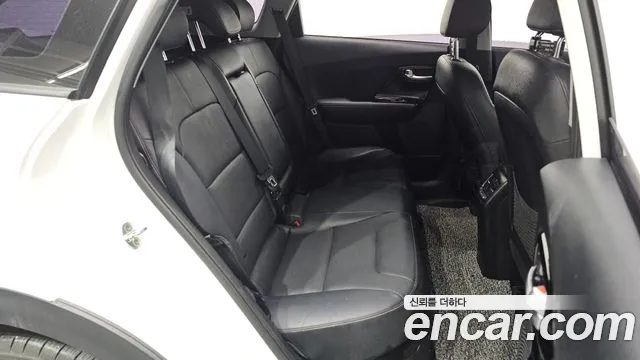 Kia Niro 2018 — фото 12