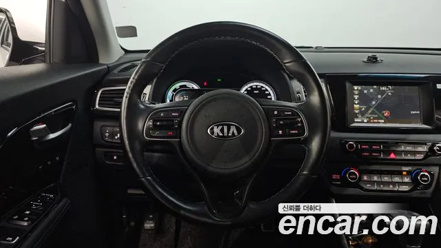 Kia Niro 2018 — фото 14