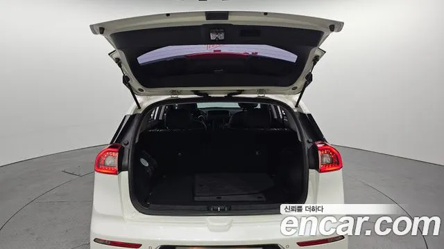 Kia Niro 2018 — фото 20