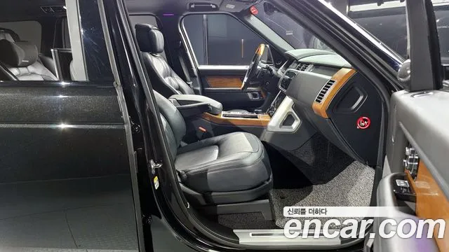 Land Rover Range Rover 2018 — фото 11