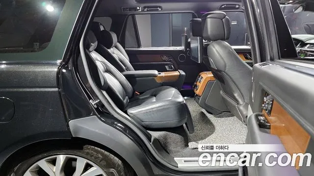 Land Rover Range Rover 2018 — фото 12