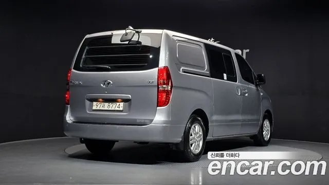 Hyundai Starex 2017 — фото 2