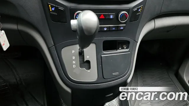 Hyundai Starex 2017 — фото 9