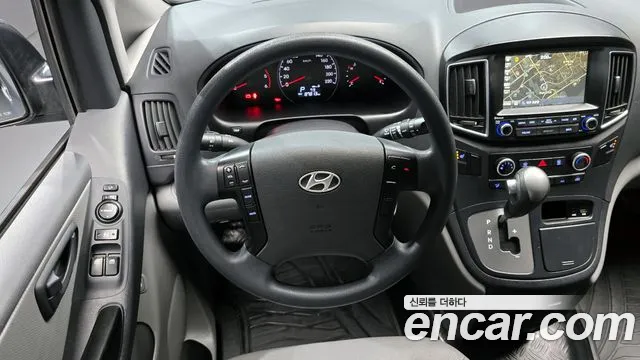 Hyundai Starex 2017 — фото 10