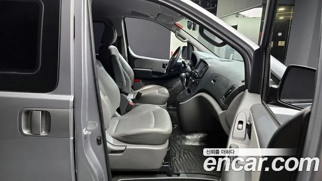 Hyundai Starex 2017 — фото 13