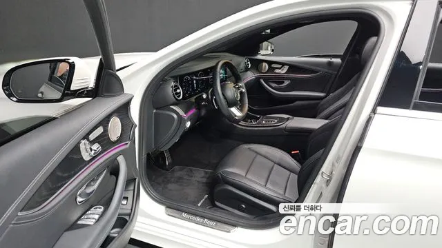 Mercedes-Benz E-Class 2023 — фото 10
