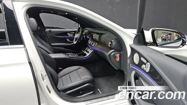 Mercedes-Benz E-Class 2023 — фото 18