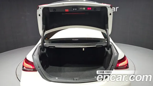 Mercedes-Benz E-Class 2023 — фото 20