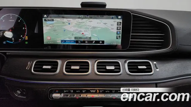 Mercedes-Benz GLS-Class 2022 — фото 13