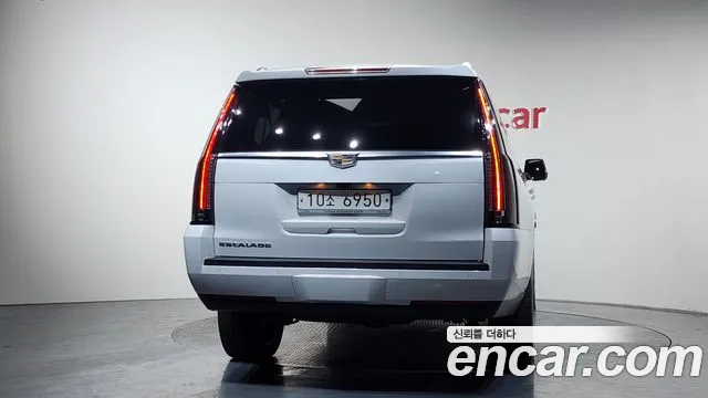Cadillac Escalade 2019 — фото 3