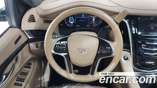 Cadillac Escalade 2019 — фото 12