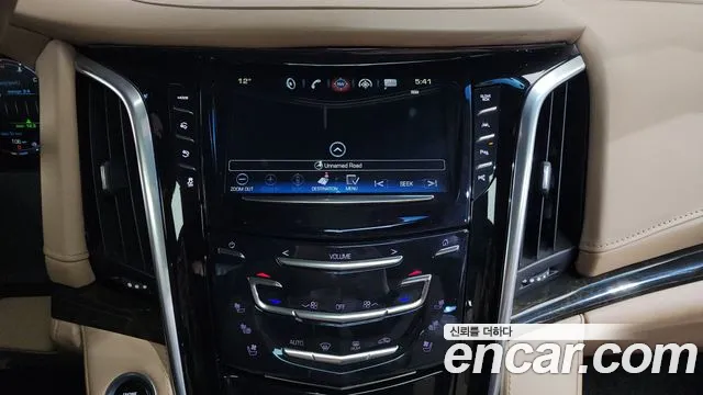 Cadillac Escalade 2019 — фото 13
