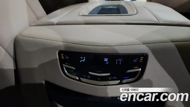 Cadillac Escalade 2019 — фото 17