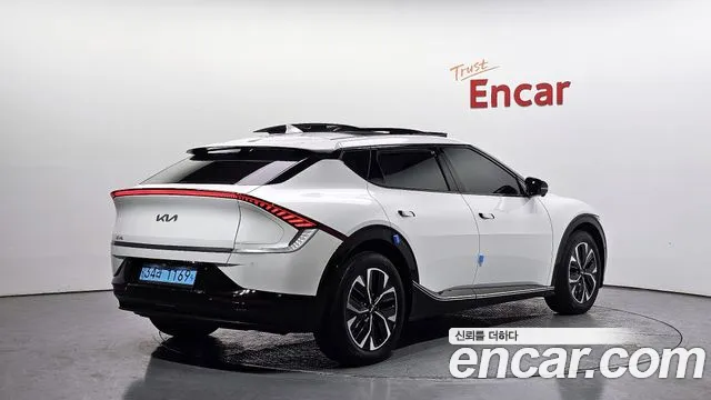 Kia EV6 2023 — фото 2