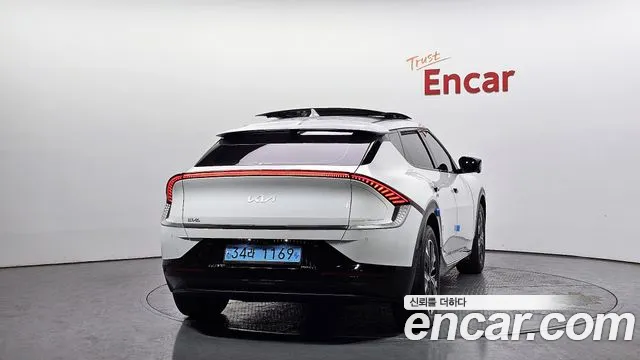 Kia EV6 2023 — фото 4