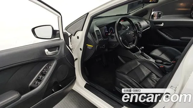 Kia K3 2015 — фото 11