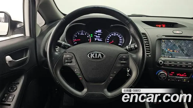 Kia K3 2015 — фото 13
