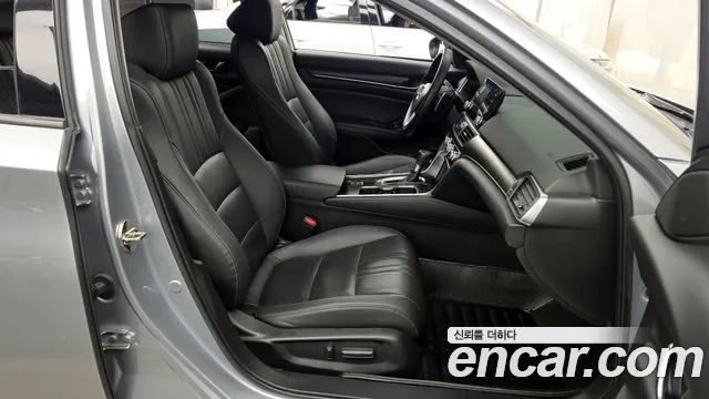 Honda Accord 2019 — фото 11
