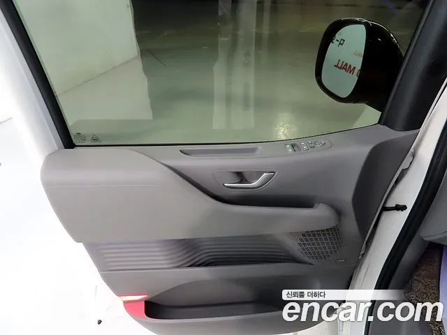 Hyundai Staria 2024 — фото 13