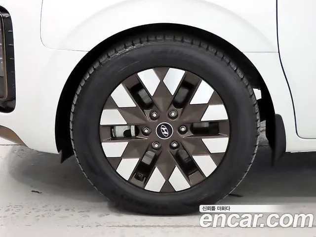 Hyundai Staria 2024 — фото 20