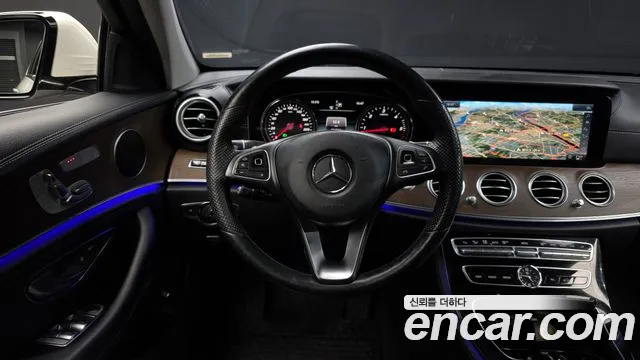 Mercedes-Benz E-Class 2018 — фото 13