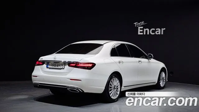 Mercedes-Benz E-Class 2022 — фото 2