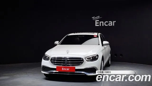 Mercedes-Benz E-Class 2022 — фото 3