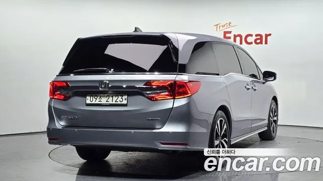 Honda Odyssey 2018 — фото 1