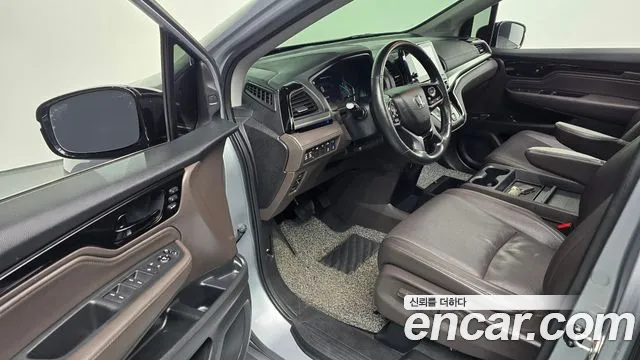 Honda Odyssey 2018 — фото 10