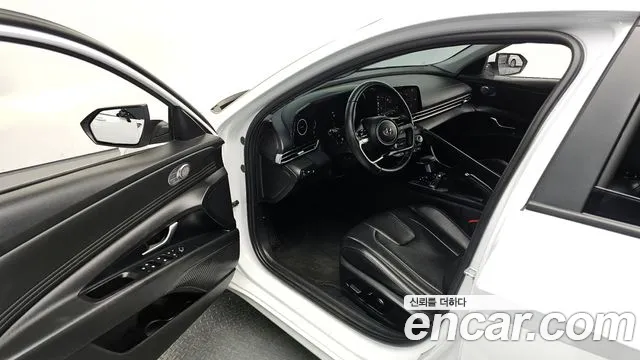Hyundai AVANTE 2023 — фото 11