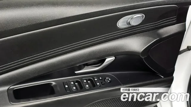 Hyundai AVANTE 2023 — фото 18