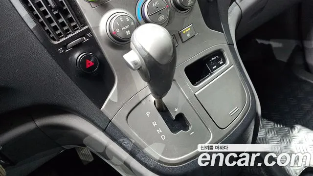 Hyundai Starex 2015 — фото 9
