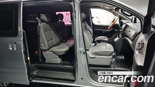 Hyundai Starex 2015 — фото 18