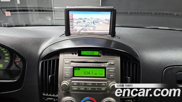 Hyundai Starex 2015 — фото 19