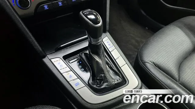 Hyundai AVANTE 2016 — фото 9