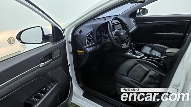 Hyundai AVANTE 2016 — фото 10