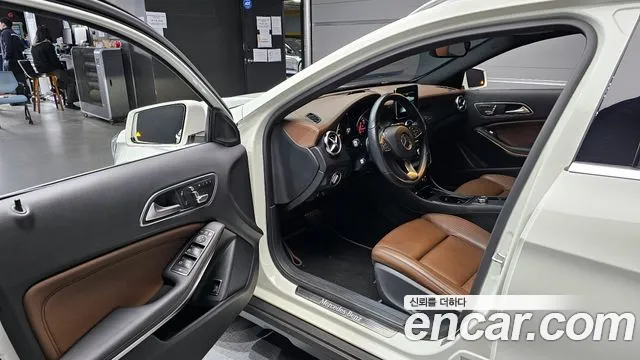 Mercedes-Benz GLA-Class 2018 — фото 10