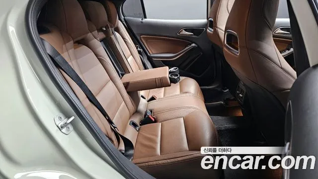 Mercedes-Benz GLA-Class 2018 — фото 12
