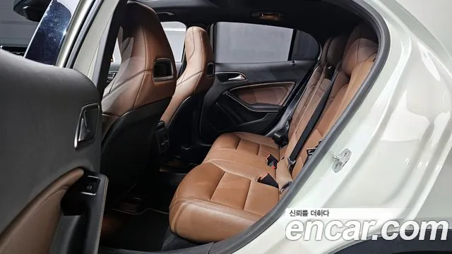 Mercedes-Benz GLA-Class 2018 — фото 13