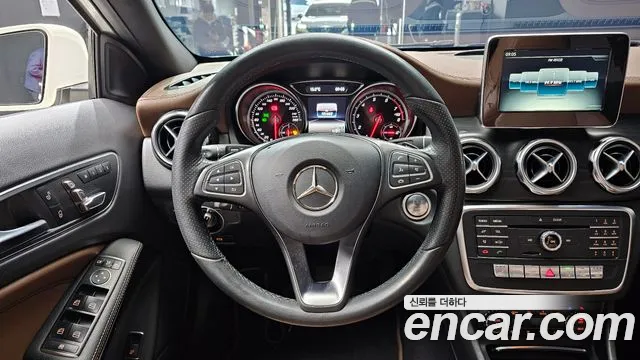 Mercedes-Benz GLA-Class 2018 — фото 14