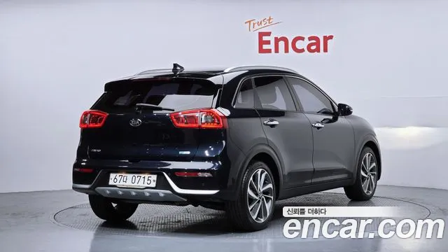 Kia Niro 2017 — фото 2
