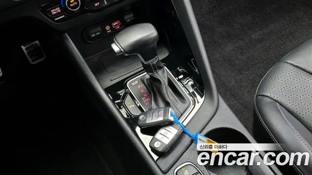 Kia Niro 2017 — фото 9