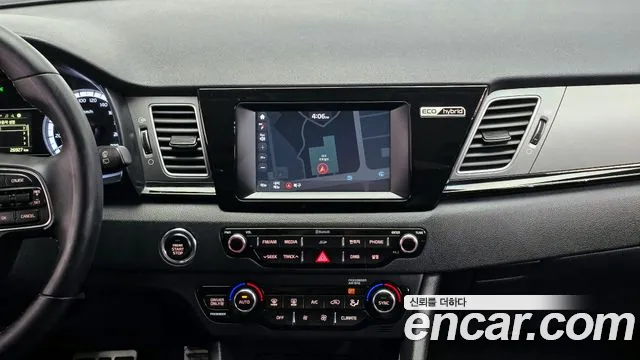 Kia Niro 2017 — фото 14