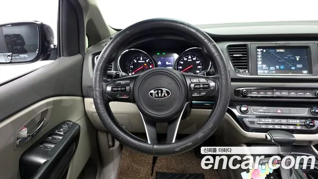 Kia Canival 2017 — фото 13