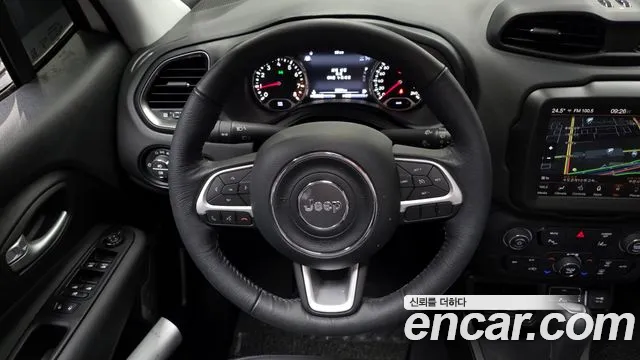 Jeep Renegade 2023 — фото 13