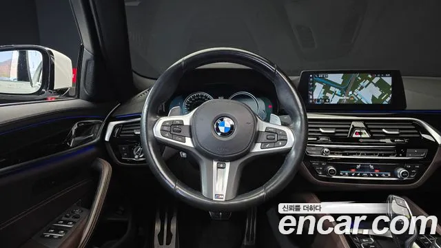 BMW 5-Series 2018 — фото 13
