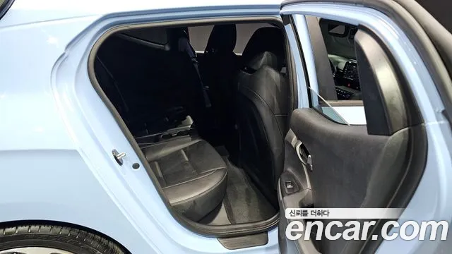 Hyundai Veloster 2019 — фото 11
