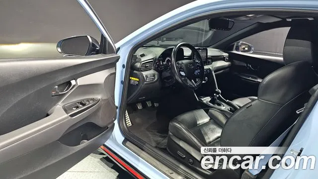 Hyundai Veloster 2019 — фото 12