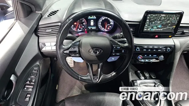 Hyundai Veloster 2019 — фото 13